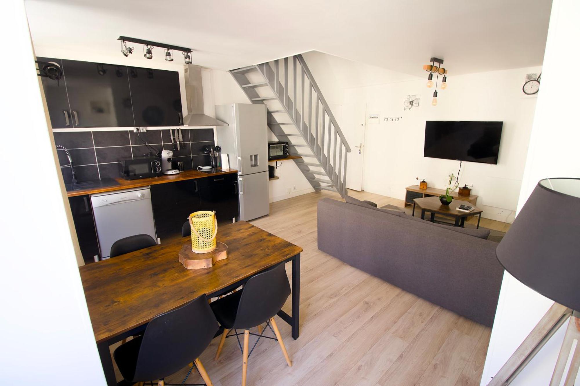 Triplex Lumineux A Cherbourg, Hyper Centre, 2 Pas Du Port & Vie Nocturne, Intendance Luxury Host מראה חיצוני תמונה