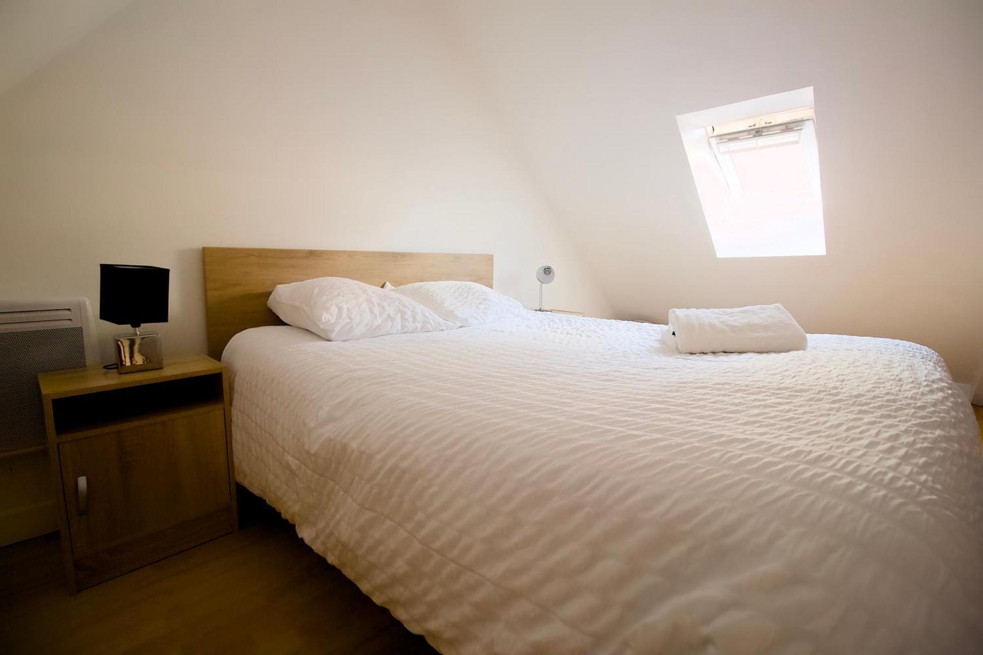 Triplex Lumineux A Cherbourg, Hyper Centre, 2 Pas Du Port & Vie Nocturne, Intendance Luxury Host מראה חיצוני תמונה