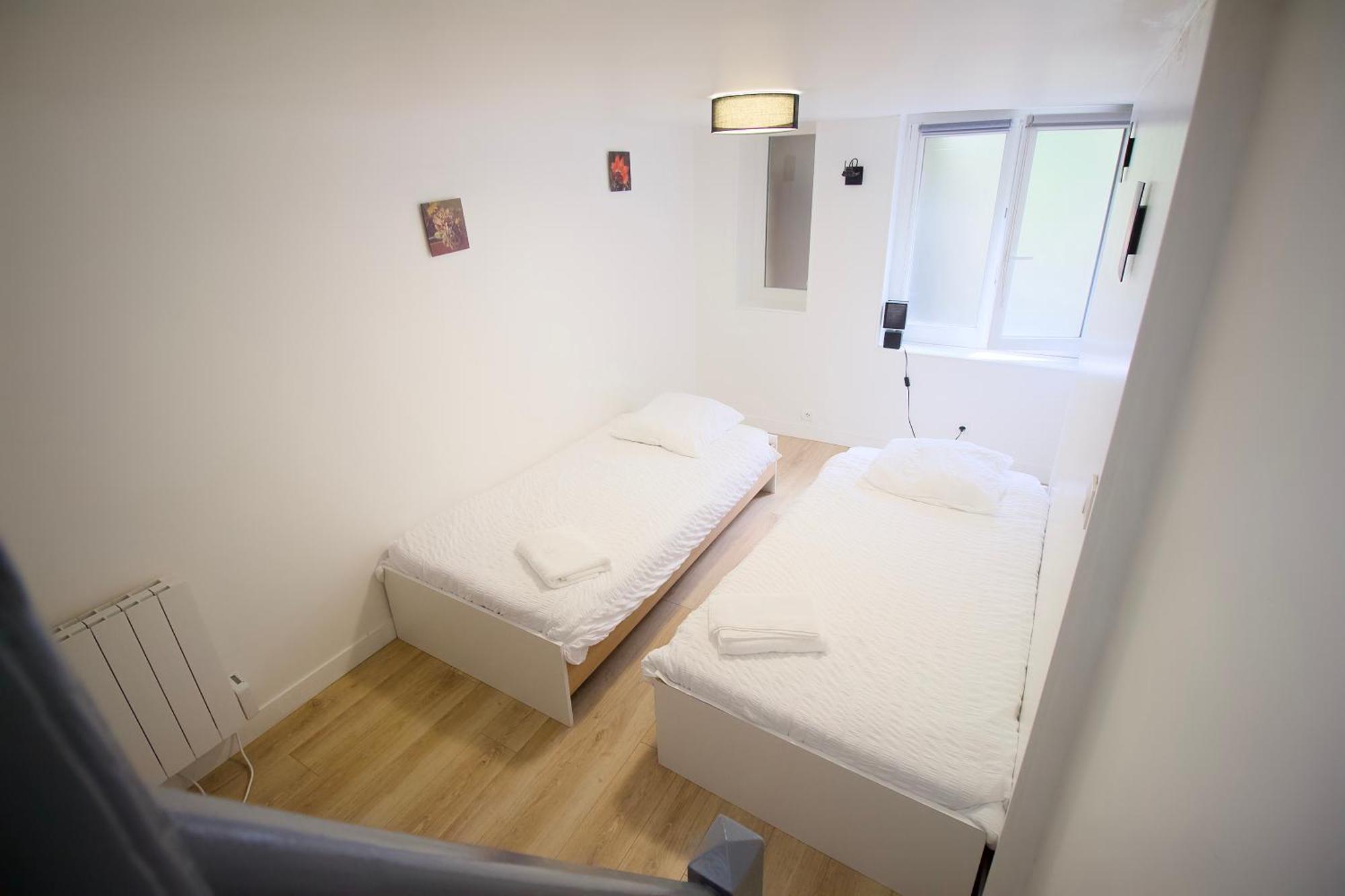 Triplex Lumineux A Cherbourg, Hyper Centre, 2 Pas Du Port & Vie Nocturne, Intendance Luxury Host מראה חיצוני תמונה