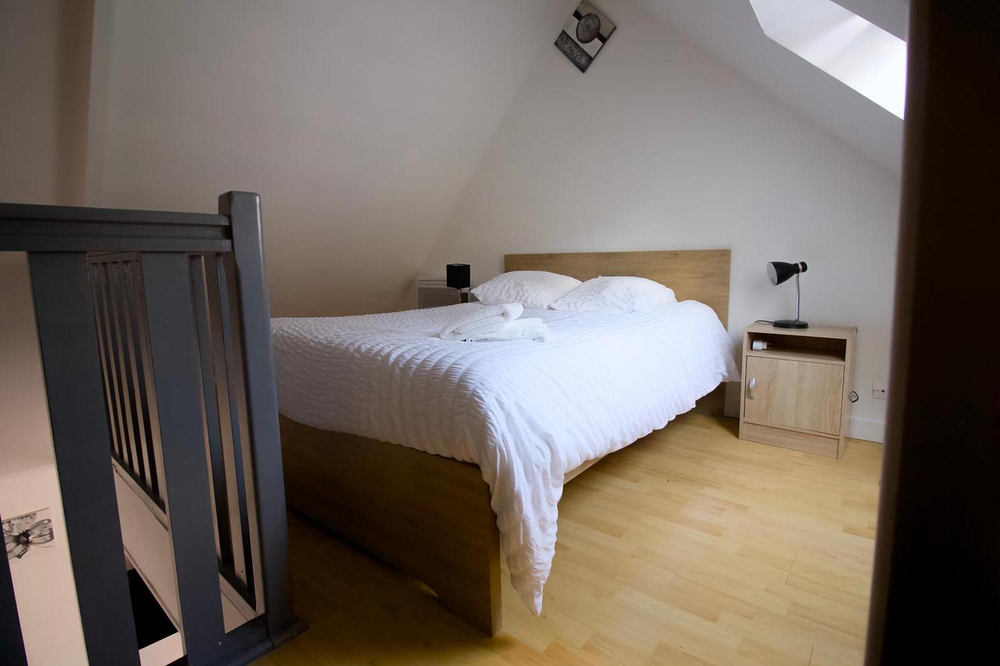Triplex Lumineux A Cherbourg, Hyper Centre, 2 Pas Du Port & Vie Nocturne, Intendance Luxury Host מראה חיצוני תמונה
